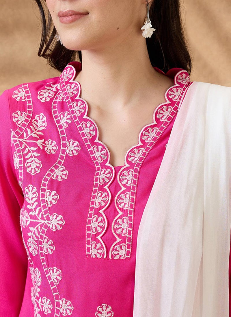 Globus Women Pink Scalloped V-Neck Bell Sleeves Embroidered Lace Inserts Straight Kurta & Pants Festive Set - Image 5